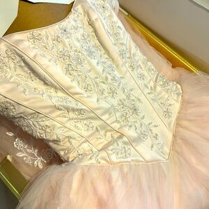 Vintage - circa 2000s Beautiful quinceanera or bridal dress. Blush / light pink